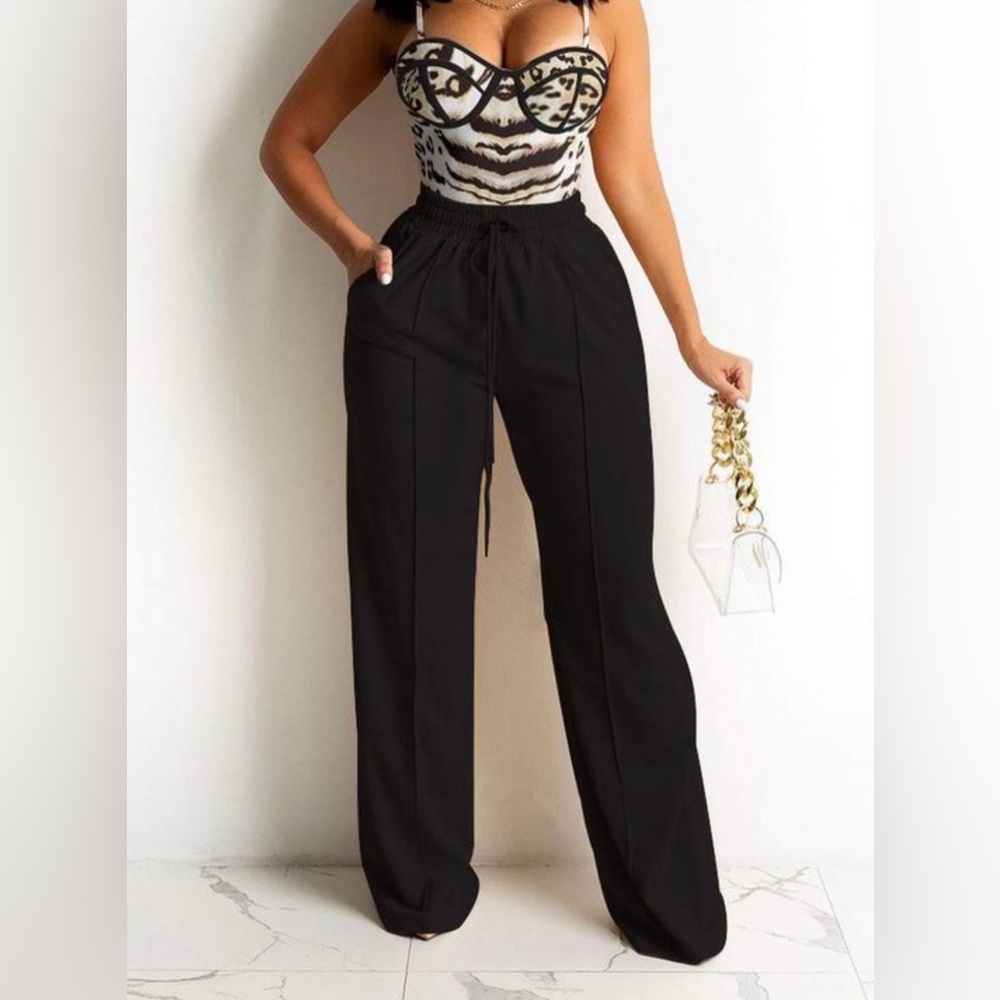 Women's Black & Leopard Drawstring 2 Piece Pant Set